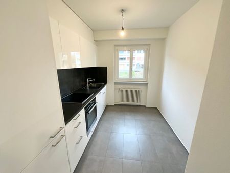 Charming 3.5-room apartment with balcony - Photo 4