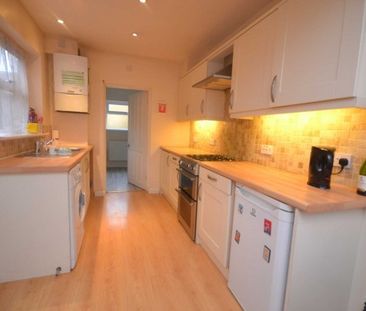 4 Bed - Pitcroft Avenue, University Area - Photo 6