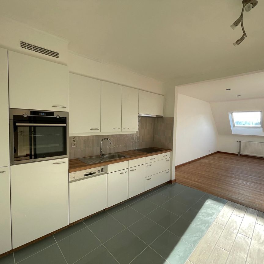 EREMBODEGEM - Gerenoveerd appartement in het centrum. - Photo 1
