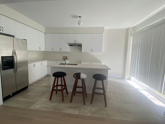 For Lease - 36 Rochester Drive, Barrie, Ontario - Photo 1