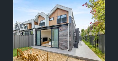 Luxurious & Brand New Home within Mckinnon School Zone - Photo 2