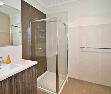 Room 7 (Ensuite) - Photo 3