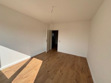 ***Renovierte 4-Zimmerwohnung - Citynah*** - Photo 4