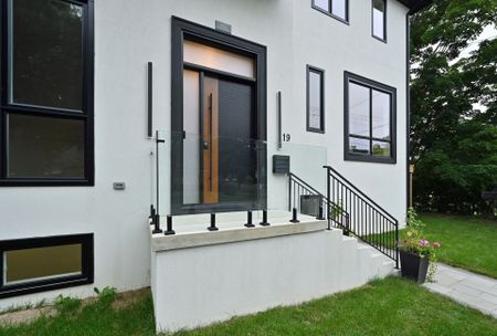 For Lease - 19 King High Avenue, Toronto, Ontario - Photo 3