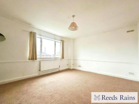 3 bedroom apartment to rent - Photo 2