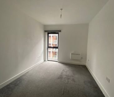 1 Bed Flat, Canal Point, M4 - Photo 4