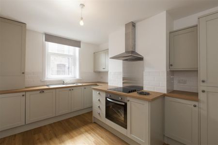 2 bedroom flat to rent - Photo 4