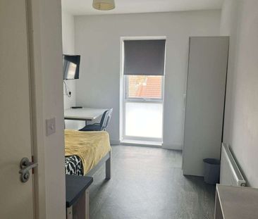 Jeffery Street Room 2 - Photo 3