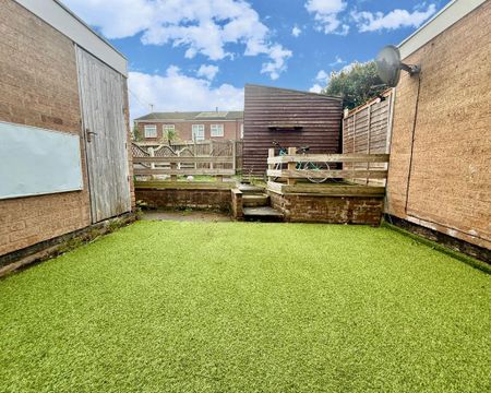 3 bedroom terraced house to rent - Photo 2