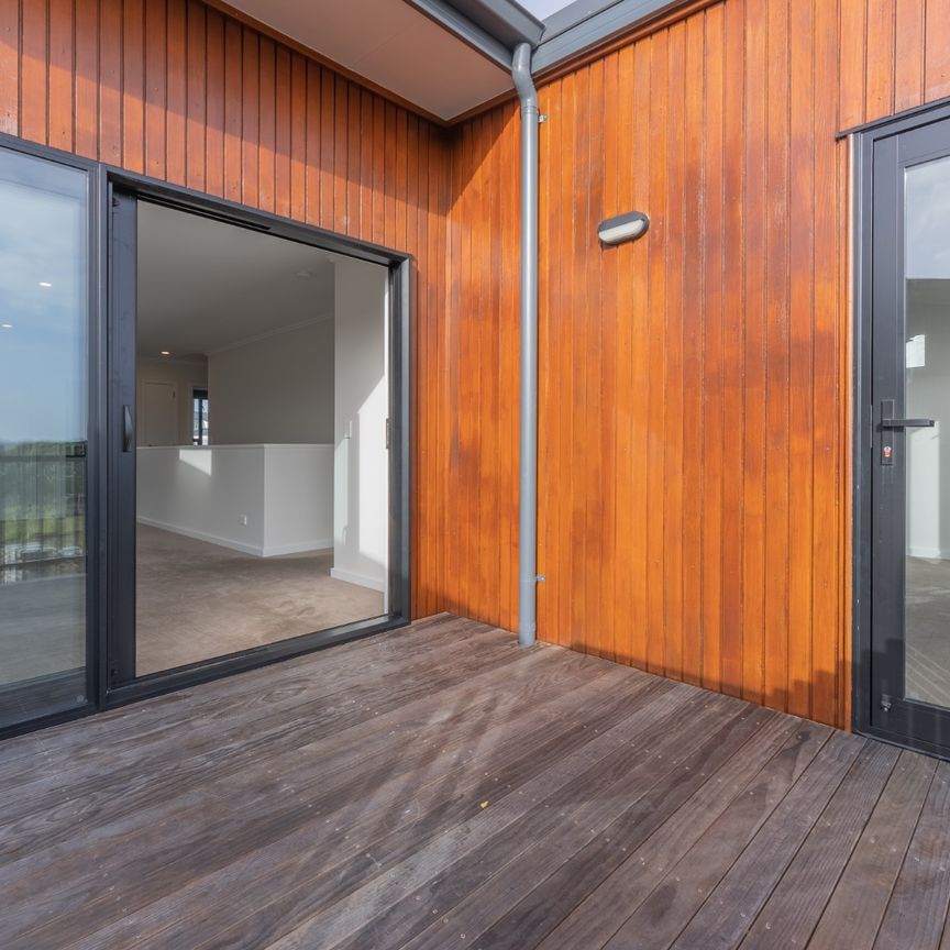 28 Marine Parade, Hobsonville, Auckland 0618 - Photo 1