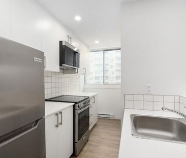 2100 Boulevard de Maisonneuve West, Montréal, QC - Photo 5