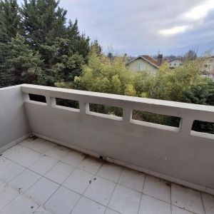 Location Appartement à RIVES - Photo 4