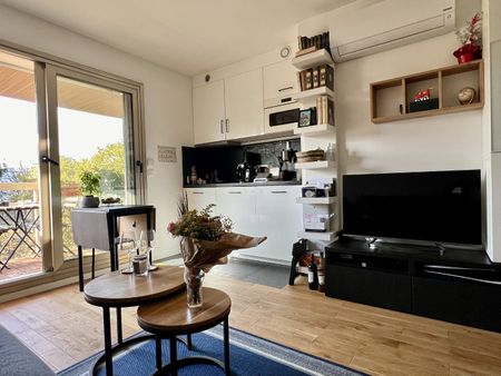 Location Appartement 1 pièce 25m² NEUILLY SUR SEINE 92200 - Photo 3