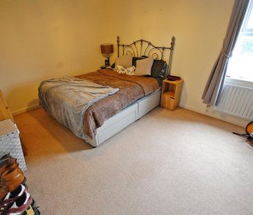 2 bedroom penthouse to rent - Photo 2