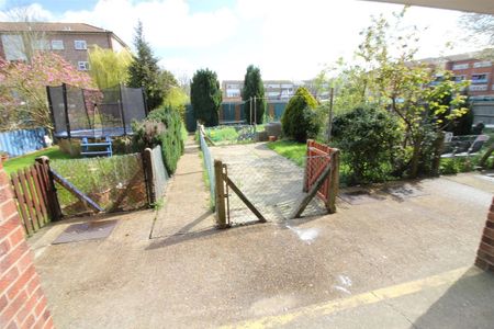 Wordsworth Way, West Drayton - Photo 5