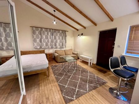 Studio to rent - Photo 2