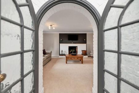 5 bedroom detached house to rent - Photo 3