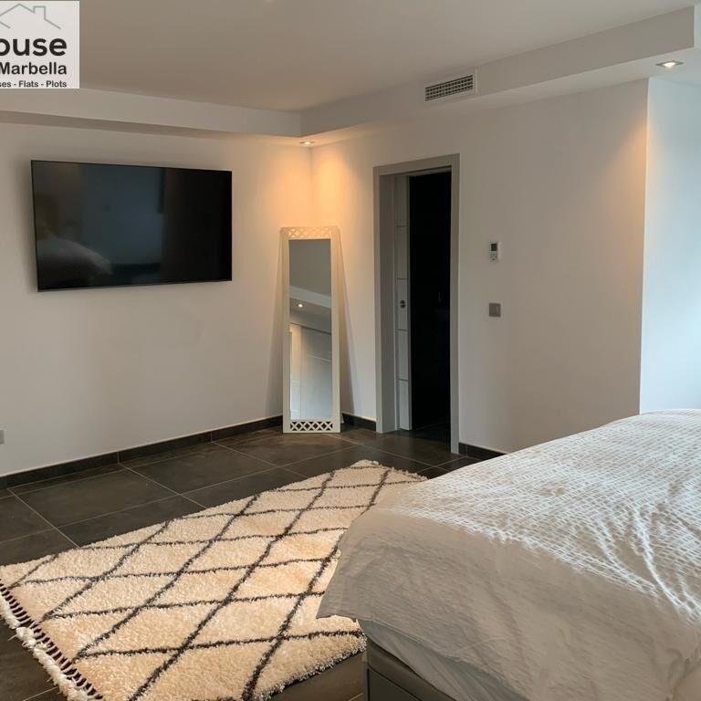 Luxury 6 room Detached House for rent in Marbella, Andalusia - Photo 1