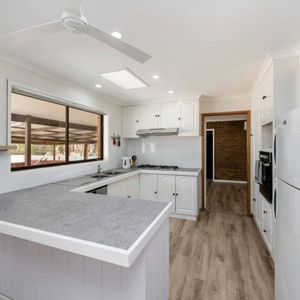 Room to Move in a Tranquil Spring Gully Location - Photo 2