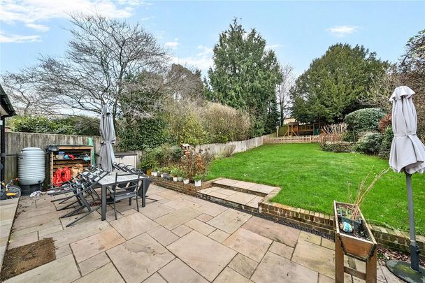 5 bedroom detached house to rent - Photo 1