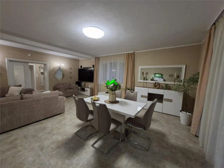 Casa moderna de inchiriat 5 camere gradina Sibiu Dumbravii - Fotografie 2