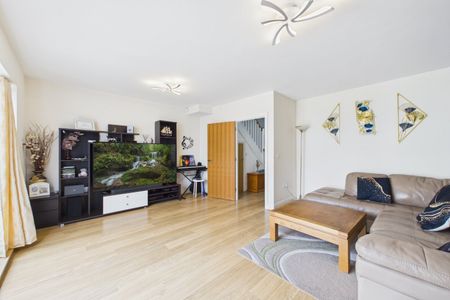 4 bedroom House in St. Matthews Court, Maidenhead - Photo 5