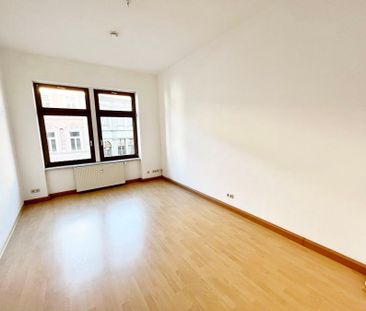 Optimal für Studenten!!! 2-Raum-Wohnung mit neuer Einbauküche im Ze... - Photo 4