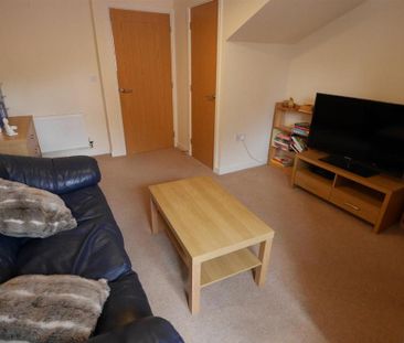 2 bedroom terraced house to rent - Photo 4