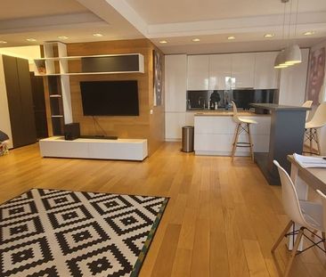 Penthouse spectaculos cu 3 camere si terasa,100 mp , in Parc Sub Arini - Photo 2