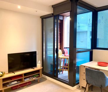 Furnished Modern Living at Paris End - Photo 1