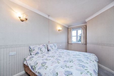 Lammas Walk, Leighton Buzzard - Photo 2