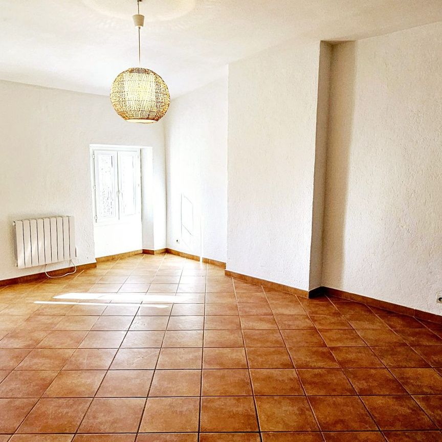 Location Appartement 2 pièces 65m² GONFARON 83590 - Photo 1