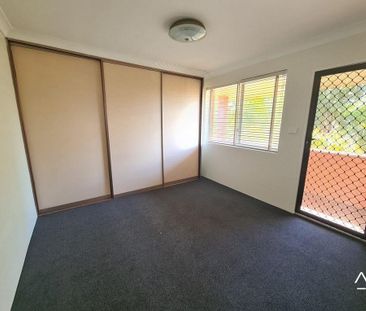 Spacious Two Bedroom Apartment In The Heart Of Lakemba - Photo 2