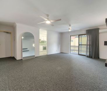 Spacious Unit and Perfect location! - Photo 1