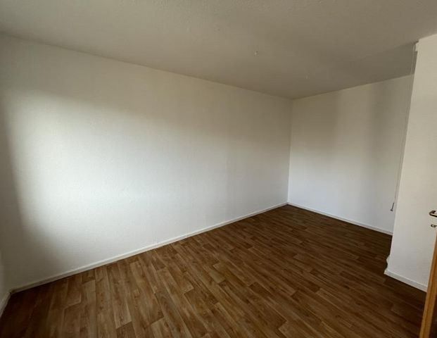 Geräumige 2-Raum-Wohnung im Zentrum von Neustadt - Photo 1
