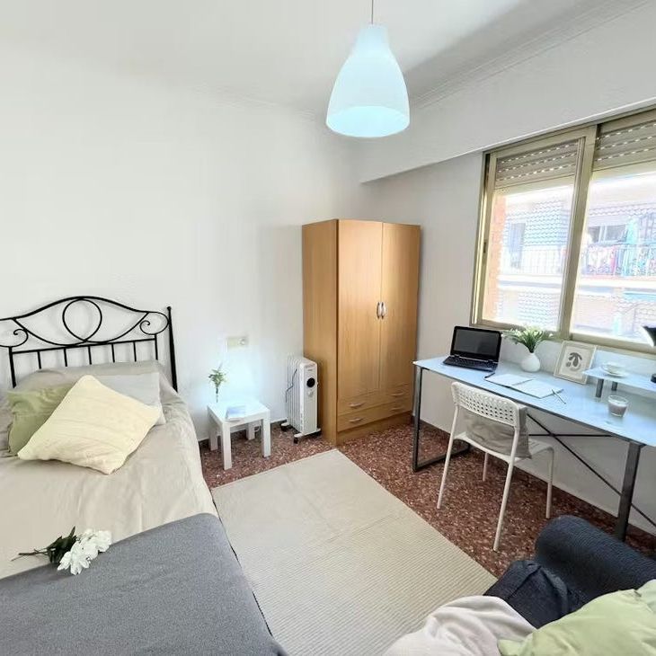 Carrer de Vázquez de Mella, Burjassot, Valencian Community 46100 - Foto 1