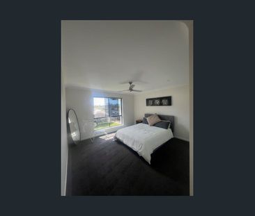 Looking for space, comfort, and a great location? - Photo 6