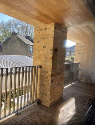 Room in a Shared Flat, Old Road, SE13 - Photo 1