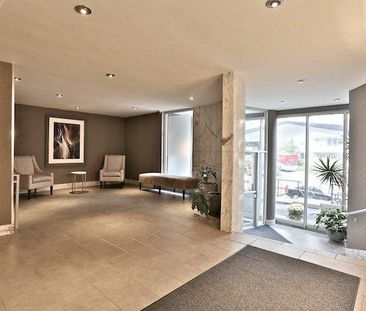 11 Shallmar Boulevard Toronto | 11 Shallmar Boulevard, Toronto - Photo 1