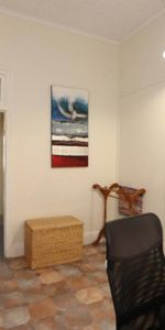 Fully-Furnished Modern Apartment In CBD - Photo 4