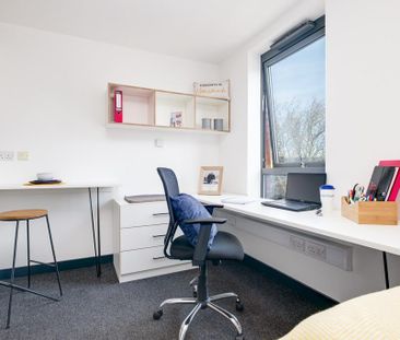 Studio to rent - Photo 2