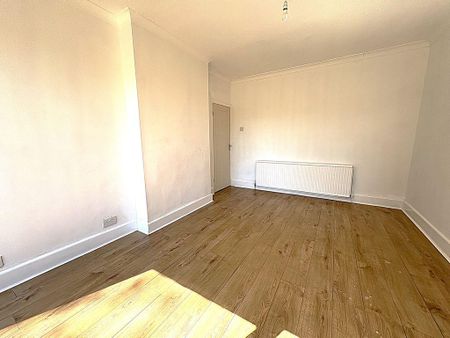 3 bedroom detached house to rent - Photo 4