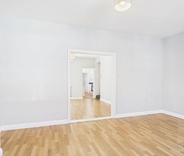 2 bedroom end of terrace house to rent - Photo 2