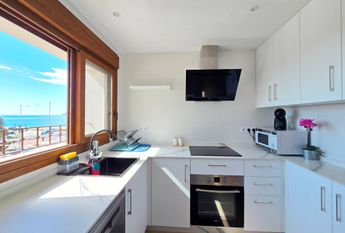 LUXURY SEMI-DETACHED HOUSE FOR RENT IN THE CENTER OF MORAIRA, FIRST LINE TO THE SEA