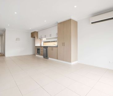 220 Benetook Avenue - Photo 5