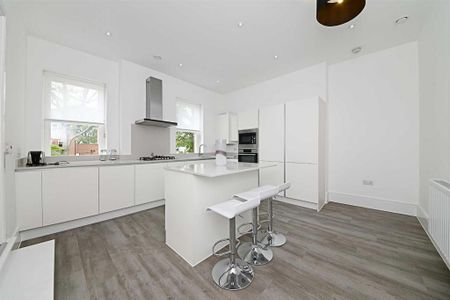 3 bedroom flat to rent - Photo 5