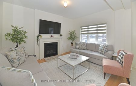 Detached Home For Lease | E8133544 - Photo 4