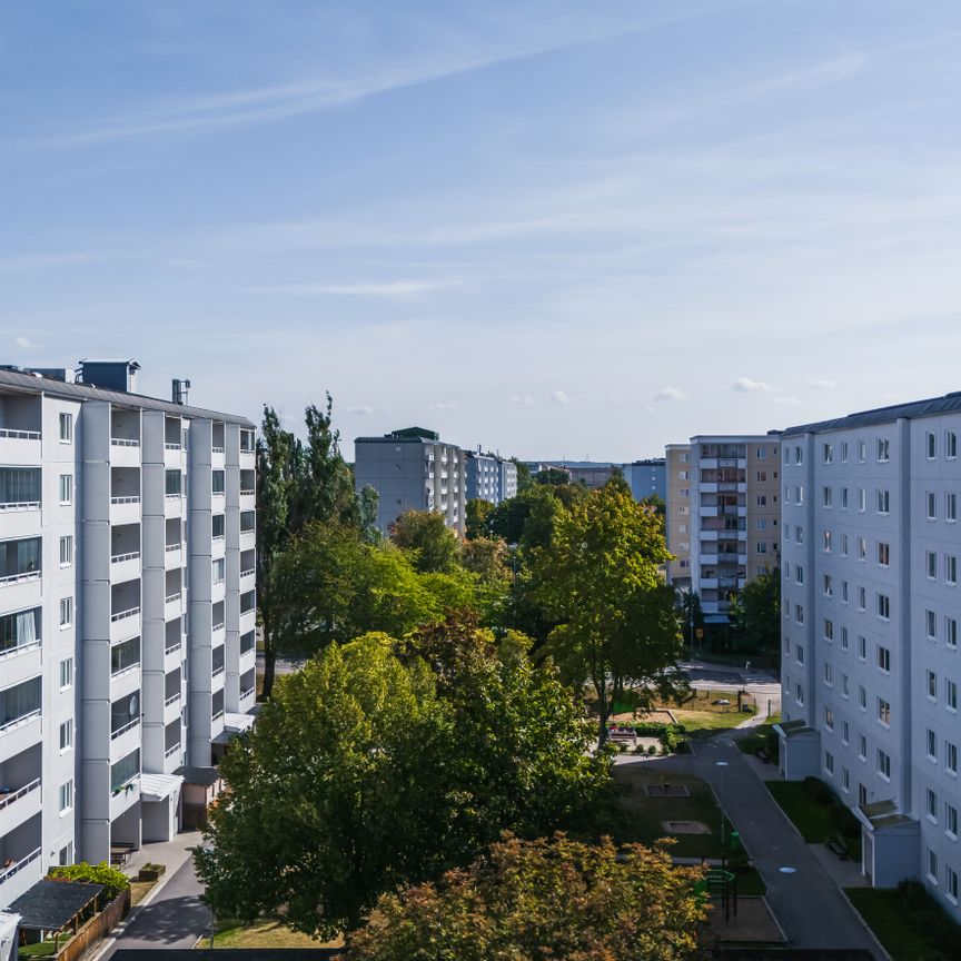 Iduns Väg, Norsborg - Photo 1