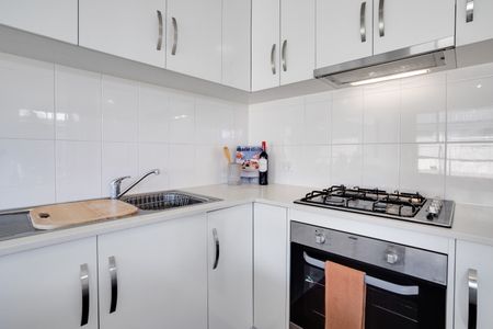 Open The Door to Spacious Family Living in the Heart of Munno Para - Photo 2