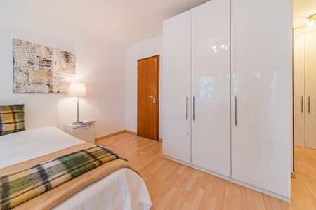 City-Residence: Elegantes und helles Apartment mit Balkon - Photo 2